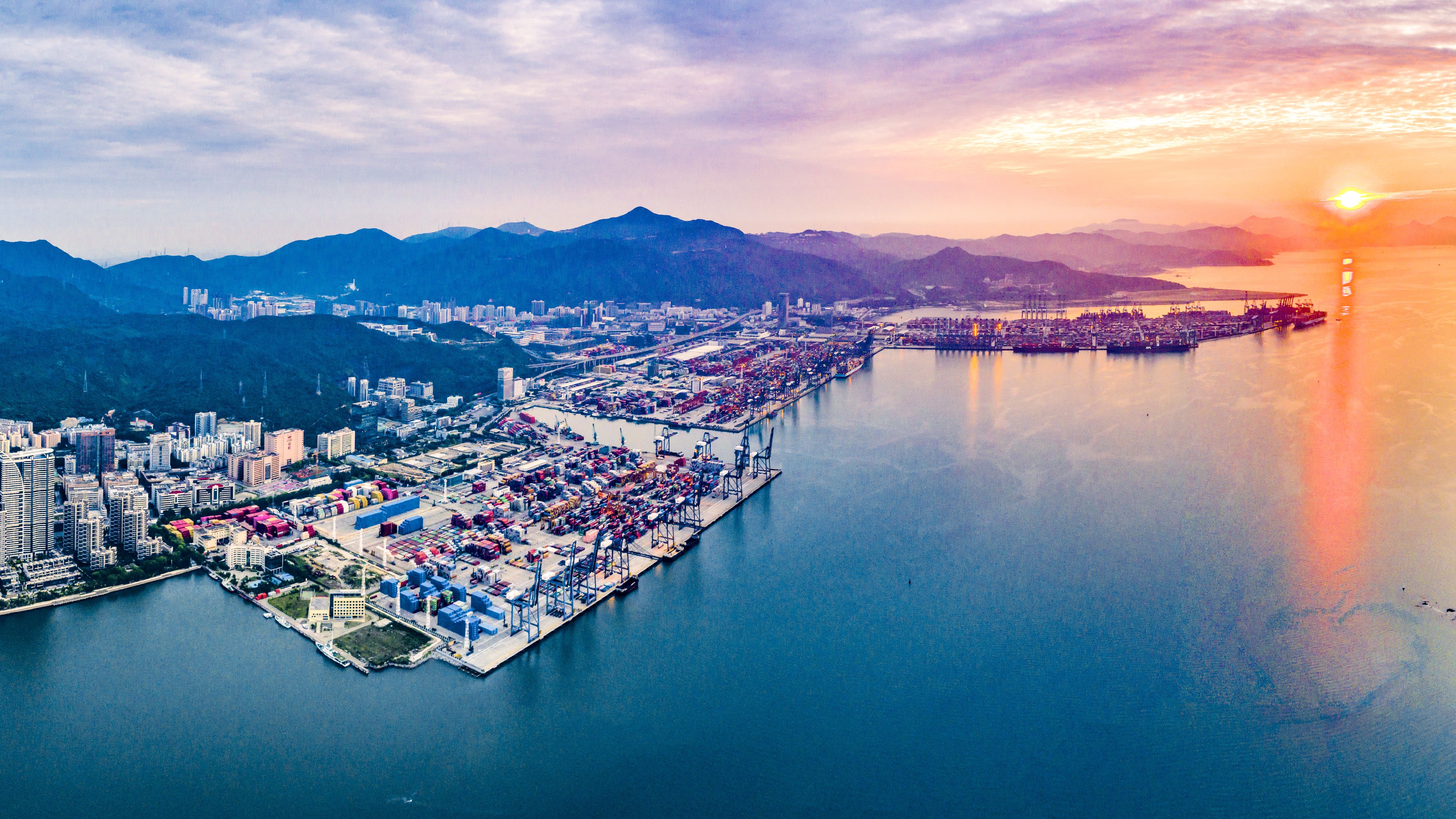 深圳市开云电子口岸效劳集团有限公司揭牌